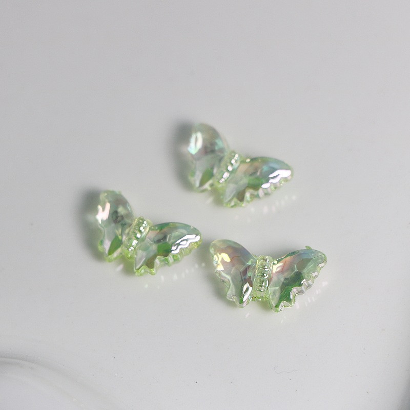 Daudzsekciju caurspīdīgas krāsainas tauriņu krelles rotaslietām, auskari, rokassprādzes, kaklarota, matadata, apģērbi, aksesuāri.