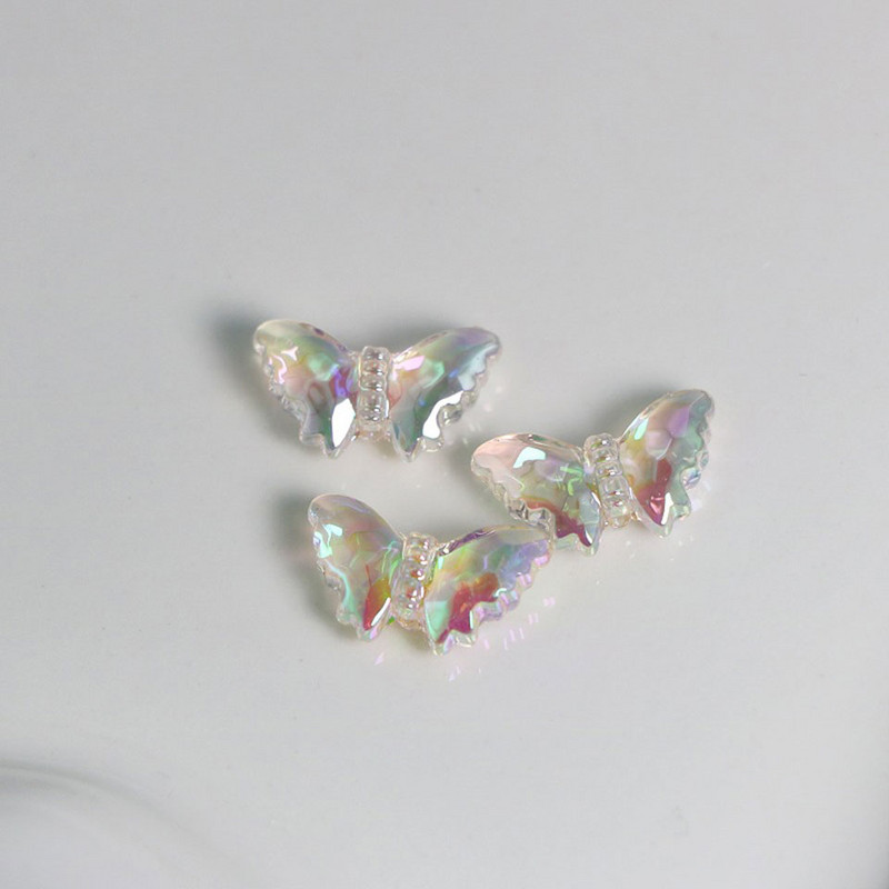 Daudzsekciju caurspīdīgas krāsainas tauriņu krelles rotaslietām, auskari, rokassprādzes, kaklarota, matadata, apģērbi, aksesuāri.