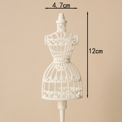 Jauka stila līgavas un līgavaiņa kāzu kūkas virsotnes figūriņas saderināšanās / kāzu kūkas dekorēšana jaukta stila automašīnu dekoru modelēšana