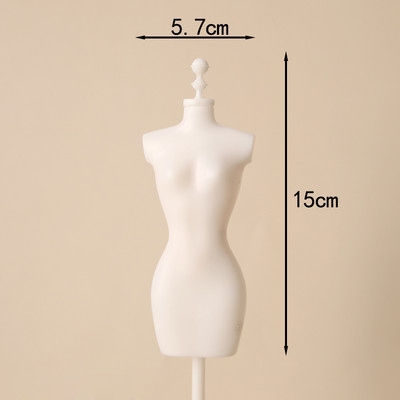 Jauka stila līgavas un līgavaiņa kāzu kūkas virsotnes figūriņas saderināšanās / kāzu kūkas dekorēšana jaukta stila automašīnu dekoru modelēšana