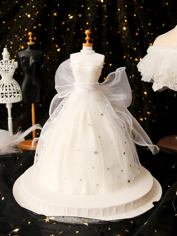 Jauka stila līgavas un līgavaiņa kāzu kūkas virsotnes figūriņas saderināšanās / kāzu kūkas dekorēšana jaukta stila automašīnu dekoru modelēšana