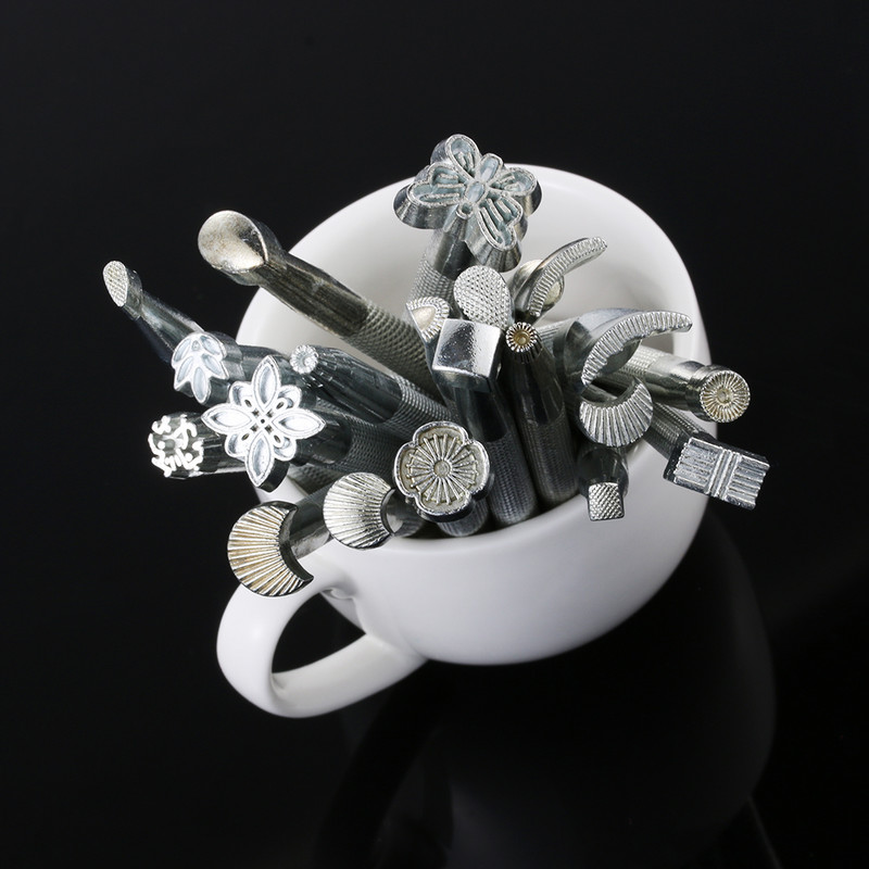 2023 m. Nauji metaliniai odiniai darbo balno gamybos įrankiai, raižyti odiniai amatų antspaudai, odos štampavimas, tvirtas „pasidaryk pats“ spausdinimas.