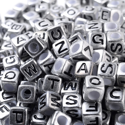 Vairumtirdzniecība 100 gab kubisks alfabēts akrila krelles jauktu krāsu burtu brīvas starplikas krelles DIY rotaslietas izgatavošanai roku darbs rokassprādze