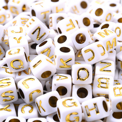 100 gab jauktas kvadrātveida akrila krelles, liela cauruma akrila krelles, vaļīgas starplikas krelles, jauktas vēstules rotaslietu izgatavošanas piederumiem.