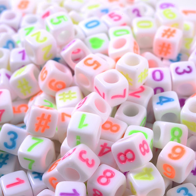 100 gab jauktas kvadrātveida akrila krelles, liela cauruma akrila krelles, vaļīgas starplikas krelles, jauktas vēstules rotaslietu izgatavošanas piederumiem.