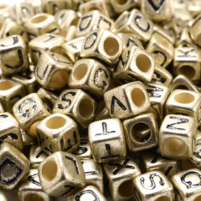 100 gab jauktas kvadrātveida akrila krelles, liela cauruma akrila krelles, vaļīgas starplikas krelles, jauktas vēstules rotaslietu izgatavošanas piederumiem.