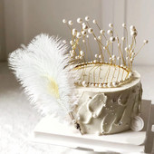 1/3 gab. Romantiska pērļu spalvu kūku virsma, melna, balta spalvu kūku virsma, kas paredzēta dzimšanas dienas kāzu ballītes kūkas deserta dekorēšanai