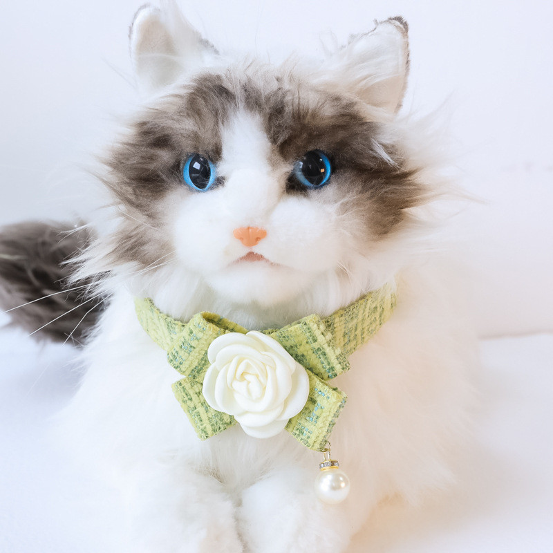 Taureņu kaklasaite ar ziedu mājdzīvnieku suņu apkakles siksna, sieviete, jauka masīva čivavas kaklarota kaķiem, rožu pērle, sieviešu ballīte, kāzu suņu aksesuāri