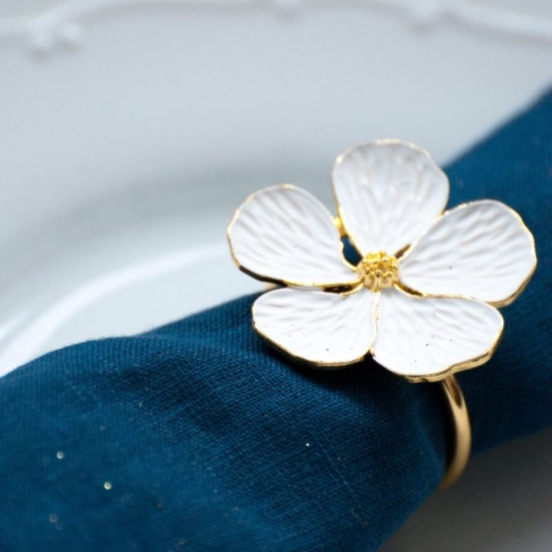 6/12gab Salvešu gredzeni Baltās eļļas ziedu salvete sprādzes kāzu pusdienu galds plūmju salvešu turētājs papīra salvešu gredzenu galda dekors