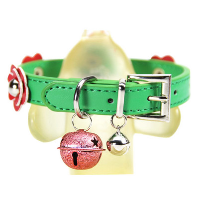 Pu mājdzīvnieku kaklasiksna regulējama Ziemassvētku Helovīna mājdzīvnieka kaklasiksna ar dubultiem zvaniņiem un jaukiem ziedu rotājumiem kaķu un suņu aksesuāriem