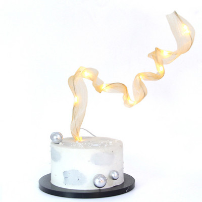 Saderināšanās kūkas dekorēšana Līgavaiņa līgavas kūkas virsma Akrila zelta kāzu ballīšu kūku pildītāji Gaismas straumes DIY Cepšana