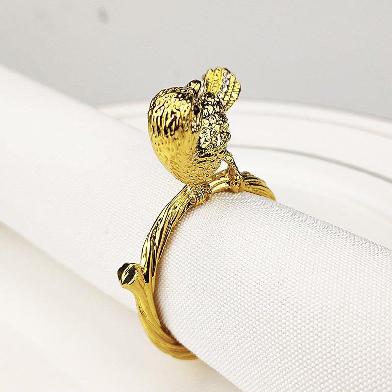 6 gab. Putnu salvetes Gredzeni Zelta sudraba stumbra un putnu salvetes turētāja gredzenu salvete kāzu pusdienu galda dekorēšanai