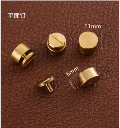 2 vnt. kieto žalvario prisukamos galinės kniedės, skirtos odinėms smeigėms Nagų drabužis Odinis amatinis diržas Piniginės krepšelio dekoravimo įranga 4 formos