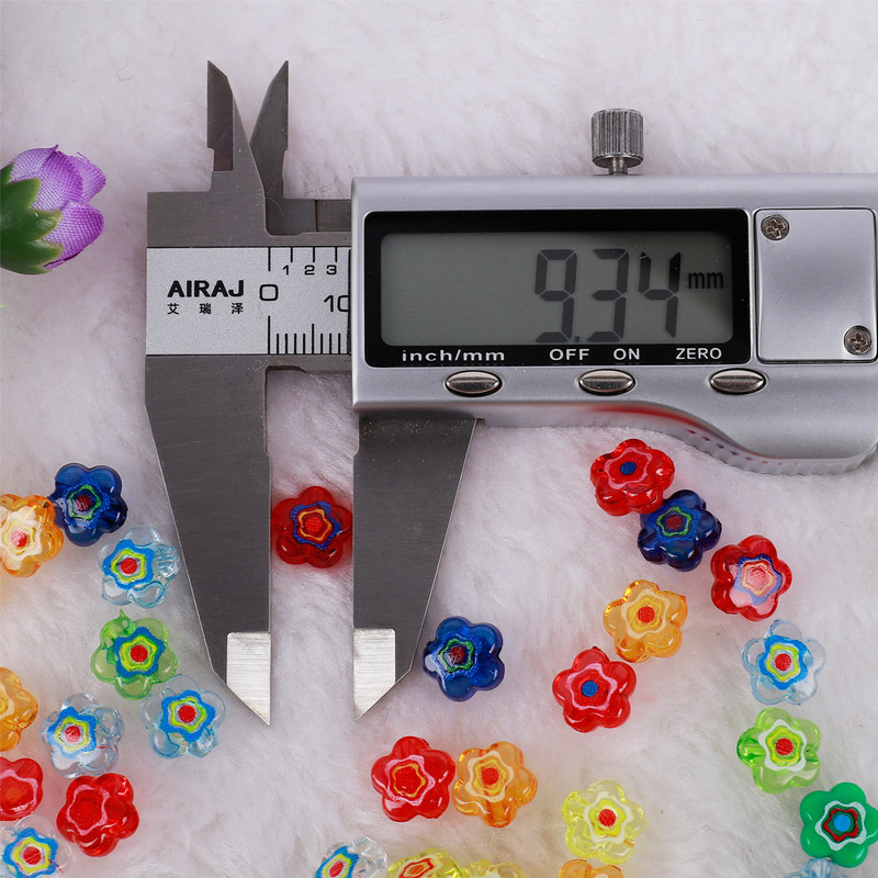 50 gab. Ziedu apdrukātas krelles ar sveķiem 10 mm krelles, kas paredzētas DIY tālruņu ķēdēm Auskaru kaklarota ar rokām gatavotu rotaslietu izgatavošana T0405