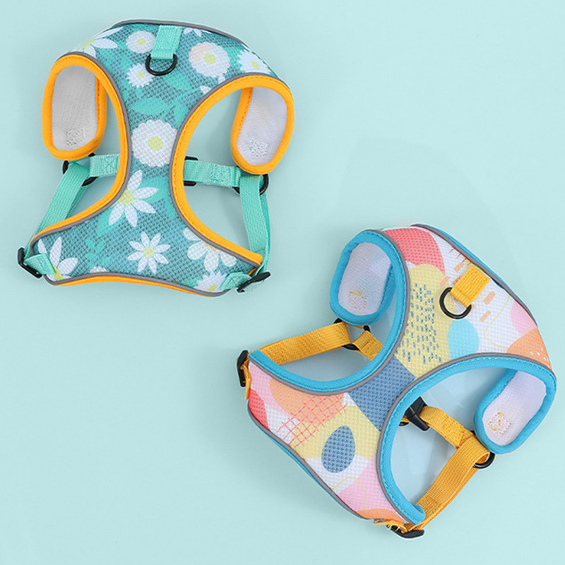 Atstarojoša mājdzīvnieku suņu iejūga un pavadas komplekts Komforta elpojoša mājdzīvnieku iejūga Apdrukāta suņu iejūga maziem un vidējiem suņiem Mājdzīvnieku piederumi