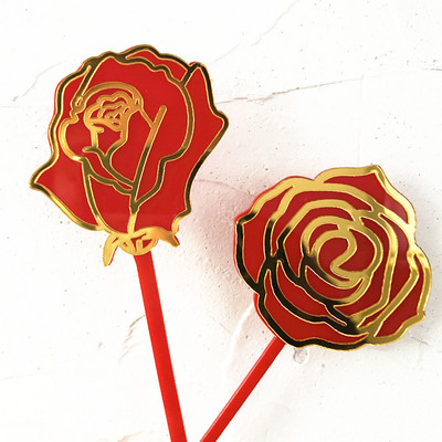 Mīlestības kāzu akrila kūkas virsma Zelta rožu ziedu akrila kūku virsma kāzu jubilejas ballīšu kūku dekorēšanai 2019. gada Jaunums