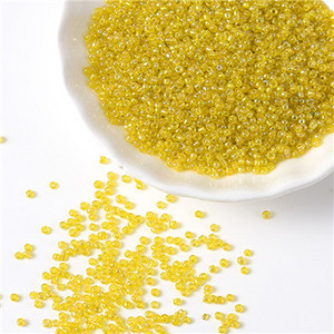 20/50g 2mm Krēms Čehijas Spacer Stikla Sēklu Pērlītes 12/0 Rotaslietas Rokas DIY somām Apģērbs Kaklarotas Rokassprādzes Šūšanas Piederumi