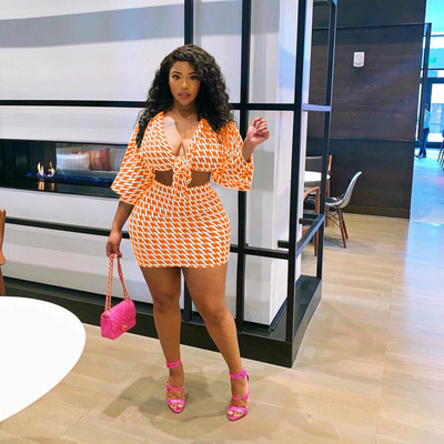 CM.YAYA sieviešu lielizmēra komplekts ar apdruku ar pilnām piedurknēm V-veida kakla pārsējs, apgriezti topi Mini svārki Divi 2 daļ. komplekti Modes apģērbs 2021. gada rudens