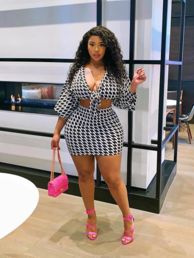 CM.YAYA sieviešu lielizmēra komplekts ar apdruku ar pilnām piedurknēm V-veida kakla pārsējs, apgriezti topi Mini svārki Divi 2 daļ. komplekti Modes apģērbs 2021. gada rudens