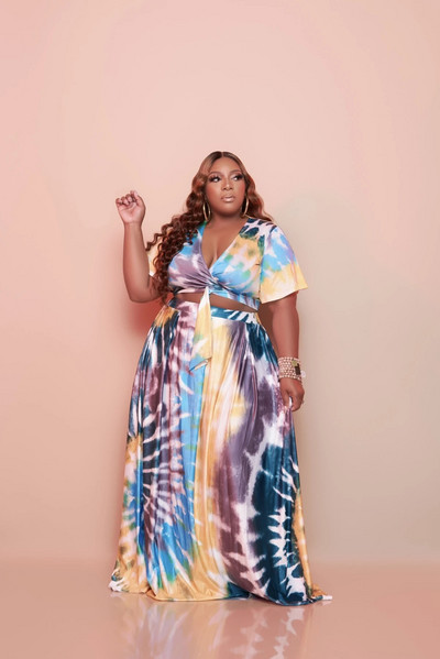 CM.YAYA Sieviešu lielizmēra komplekts Drukāt ar īsām piedurknēm V veida kakla izgriezuma topi brīvi gari svārki divi 2 daļiņu komplekti ikdienas modes tērpiem vasarā