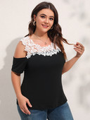 Finjani Contrast Guipure Lace Cold Shoulder Tee Lielizmēra Solid Sieviešu Topi Modes Vasaras Mežģīņu Sieviešu Topi ar Īsām Piedurknēm