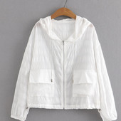 Liela izmēra jaka sievietēm 2023. gada pavasara vasara ar kapuci, īss saules aizsargmētelis, brīvs virsdrēbes, liela izmēra, izliektas drēbes S74-1115