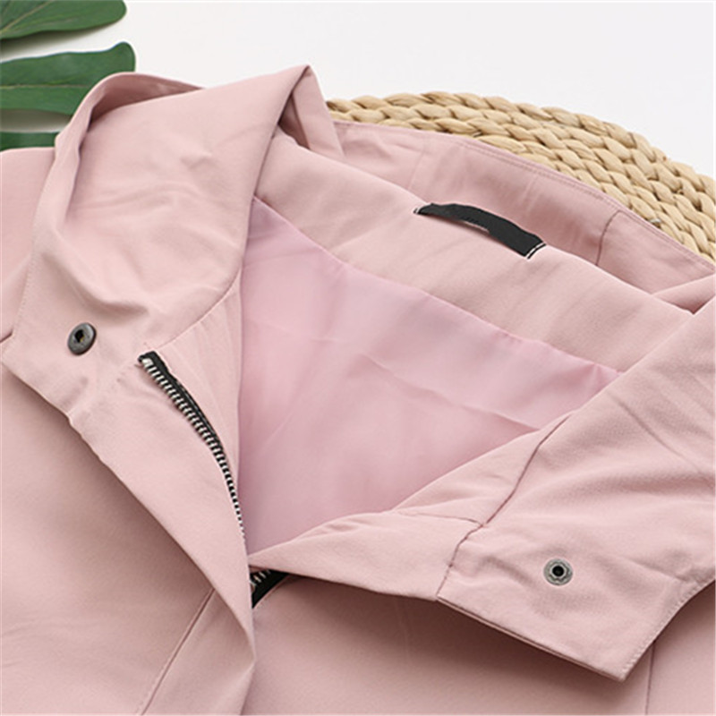 Liela izmēra sieviešu mētelis pavasara uzvalks Valkājiet cepures apkakli, vidēja garuma jaka vienkrāsainā krāsā ar kabatas apdari līdz 220 mārciņām