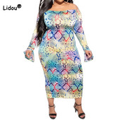 Seksīga viena vārda apkakle ar daudzkrāsu apdruku ar garām piedurknēm rudens sieviešu apģērbi Eleganti lielizmēra soma gurnu vidēja izmēra zīmuļkleitas