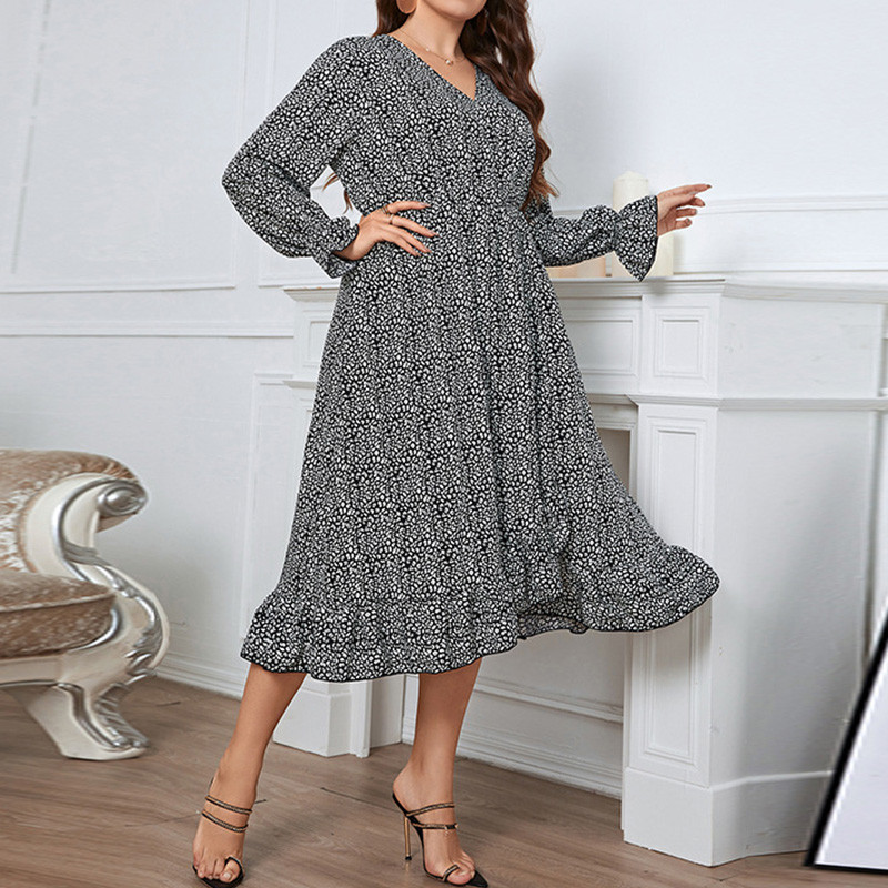 Rudens apģērbi sievietēm ar V-veida kakla izgriezumu ar apdruku ar garām piedurknēm lielizmēra brīvām apakšmalām, volāniem Elegantas melnas, neregulāras, vidēja izmēra kleitas