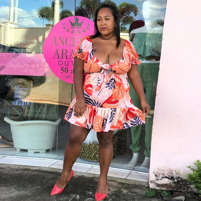 CM.YAYA Liela izmēra sieviešu volāni Apmales A-līnijas mini svārku komplekts un sasienamas blūzes ar V veida kakla izgriezumu Topi, kas atbilst diviem 2 daļīgu komplektu komplektiem