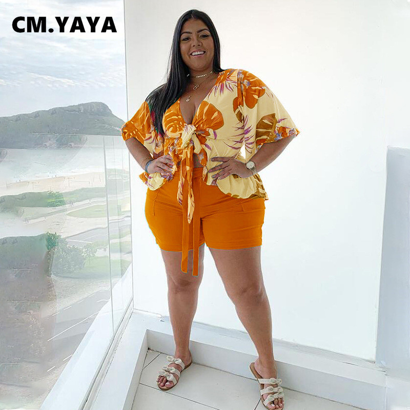 CM.YAYA női nagy méretű szett nyomat rövid ujjú pólyás felsők Strechy rövidnadrág kétrészes szettek Szexi divat Utcai viselet nyári ruha