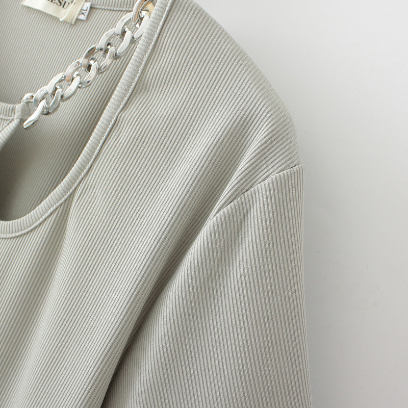 Liela izmēra T-krekls Sieviešu apģērbi Metāla ķēde dobi vienkrāsaini T-krekli ar īsām piedurknēm izliekti topi 2023. gada vasara