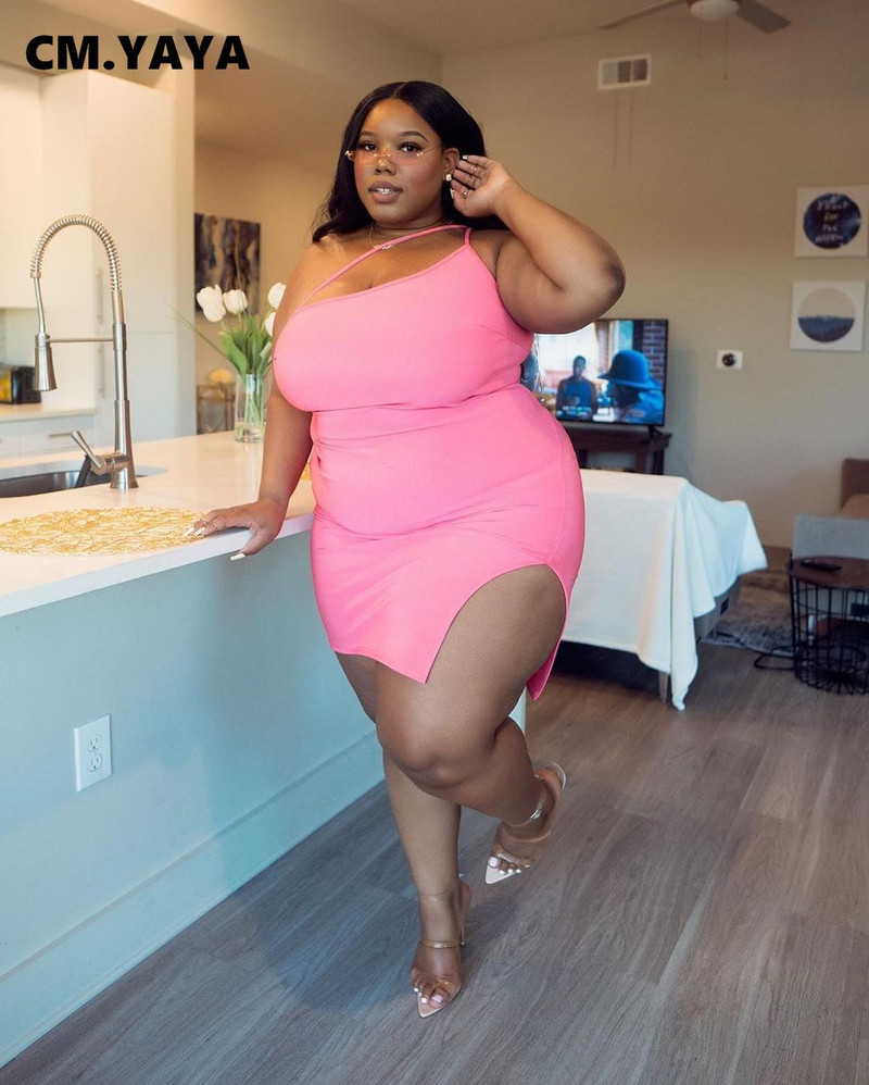 CM.YAYA liela izmēra sieviešu spageti siksniņa ar šķību kaklu Bodycon sānu mini Midi kleita Seksīga nakts ballīšu kleitas bez piedurknēm