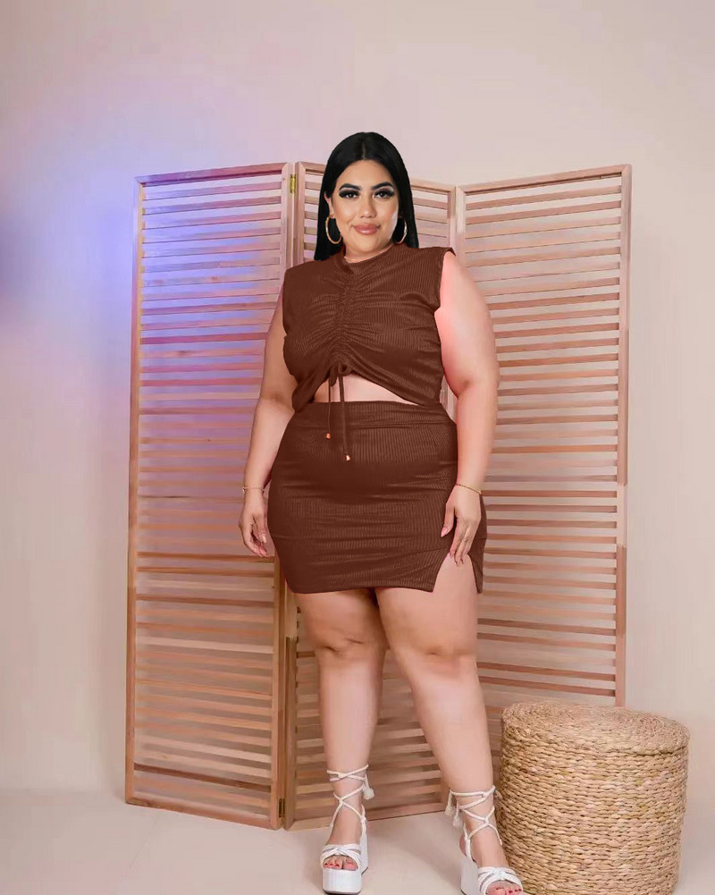 Liela izmēra sieviešu komplekti, topi un kleitas ar rievotiem bezpiedurknēm, 2022. gada vasaras modes divdaļīgie komplekti, seksīgu sieviešu sporta tērpu vairumtirdzniecība