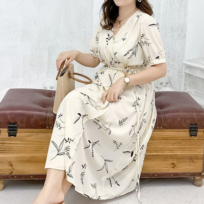 Modes apdruka ar V-veida kakla izgriezumu, mežģīņu dekorēšana, brīvi vasaras plāni burbuļi ar īsām piedurknēm liela izmēra sieviešu apģērbi, Midi A-line kleita