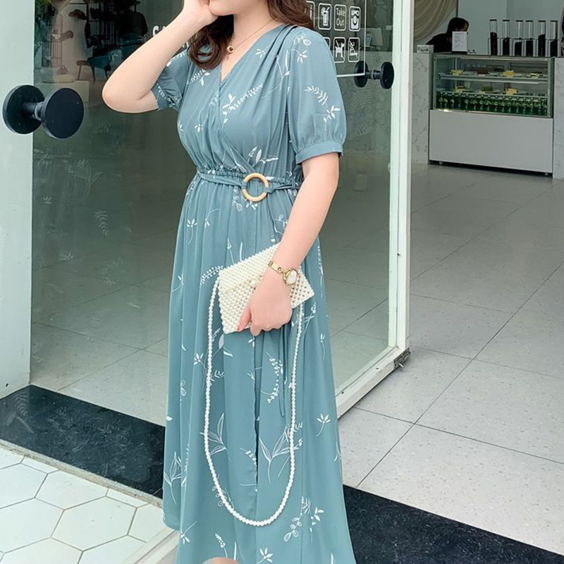 Modes apdruka ar V-veida kakla izgriezumu, mežģīņu dekorēšana, brīvi vasaras plāni burbuļi ar īsām piedurknēm liela izmēra sieviešu apģērbi, Midi A-line kleita