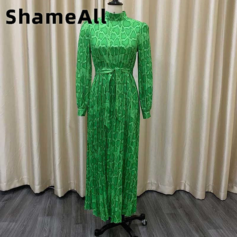Sievietēm liela izmēra puspiedurknēm čūskas ādas apdruka tauriņš, gara kleita 4XL vasaras augsta jostasvieta ar jostu, kroku Āfrikas satīna zaļš halāts