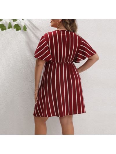 Dryžuota suknelė V formos iškirpte trumpomis rankovėmis laisvu juosmeniu ir laisvalaikio bohemiška plius dydžio apranga vakarėlio suknele