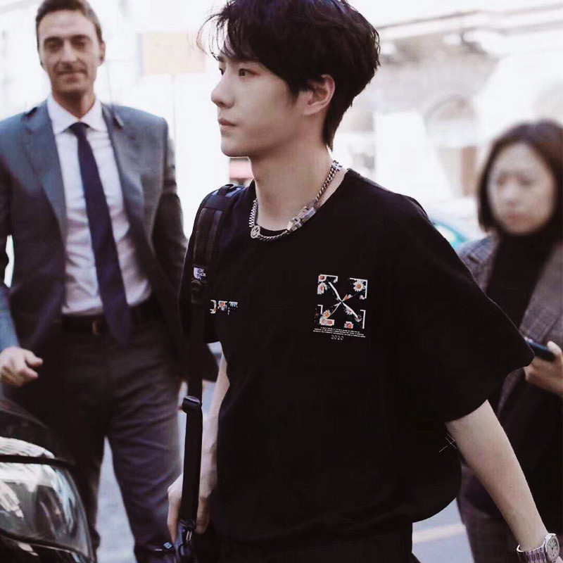 Lielizmēra vīriešu T-krekli 100% kokvilna 2023. gada modes zīmola krekls ar ziedu apdruku ar O veida kakla izgriezumu, īsām piedurknēm.