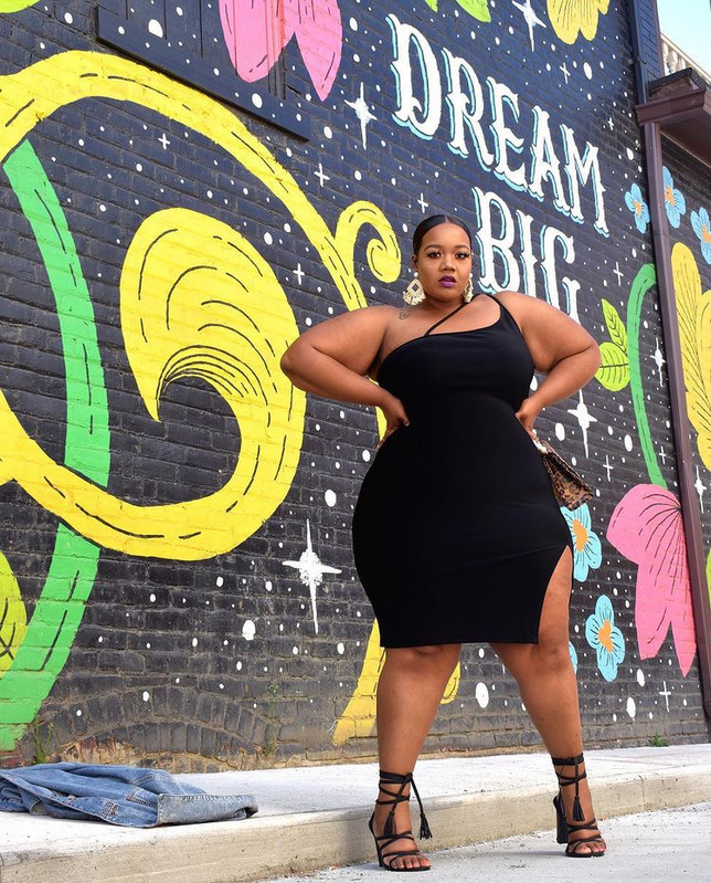 2021. gada vasaras sieviešu lielizmēra Eiropas un Amerikas seksīga vienkrāsaina kleita bez piedurknēm, neregulāra gurnu kleita