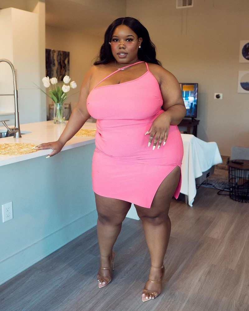 2021. gada vasaras sieviešu lielizmēra Eiropas un Amerikas seksīga vienkrāsaina kleita bez piedurknēm, neregulāra gurnu kleita