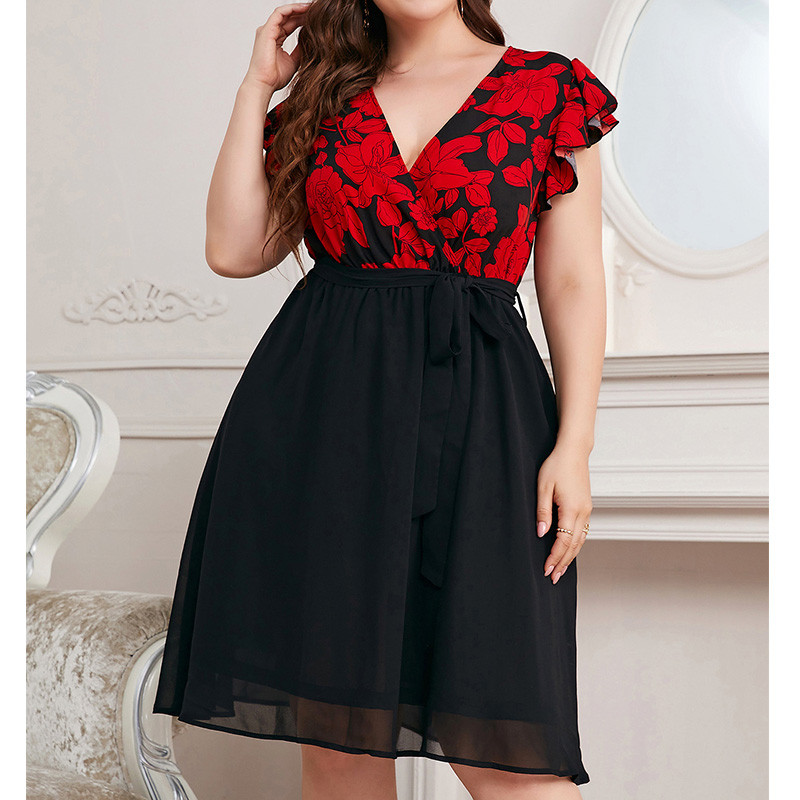 V veida kakla volāni ar ziedu apdruku ar trīs ceturtdaļu piedurknēm Modes Anglijas mežģīnes, vaļīgas tīkla dzija Vasaras liela izmēra sieviešu kleita līdz ceļiem