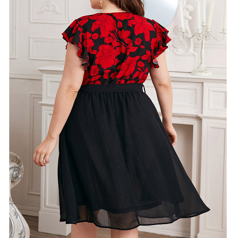 V veida kakla volāni ar ziedu apdruku ar trīs ceturtdaļu piedurknēm Modes Anglijas mežģīnes, vaļīgas tīkla dzija Vasaras liela izmēra sieviešu kleita līdz ceļiem