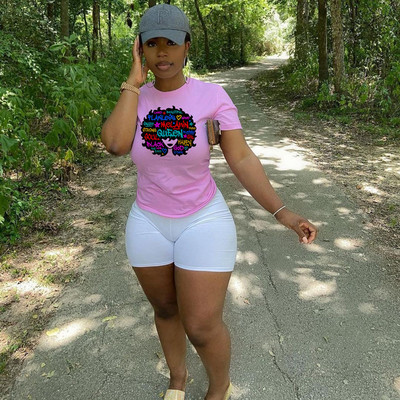 Divatos lány királynő színes betűkkel nyomtatott póló Divatos, kényelmes egyéniség, rövid ujjú felső pólók Női pólók