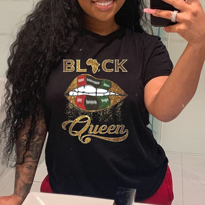 Nyári női levélmintás pólók Női fekete királynő szexi ajkak piros szív grafikai póló Divat bő rövid ujjú póló