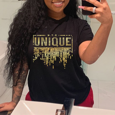 Nyári női levélmintás pólók Női fekete királynő szexi ajkak piros szív grafikai póló Divat bő rövid ujjú póló