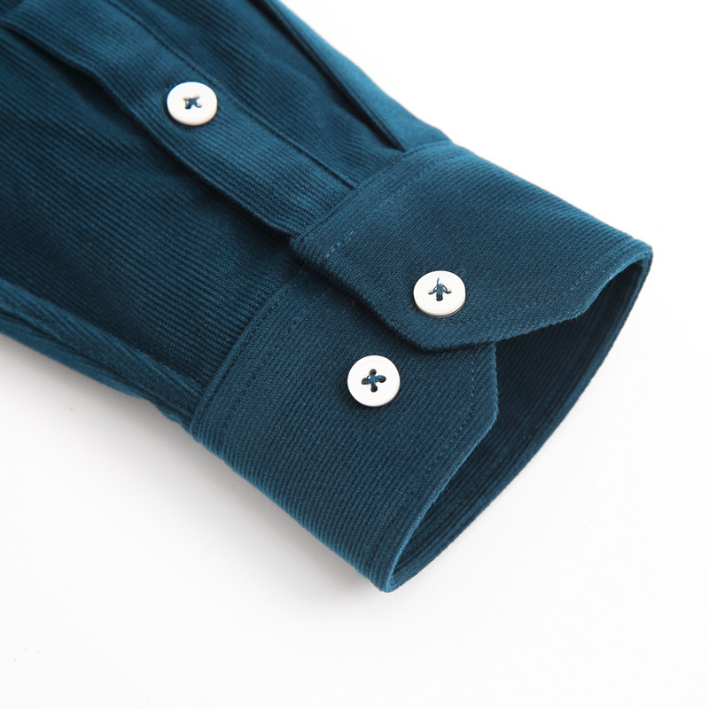 Modes japāņu stila vīriešu velveta krekls ar garām piedurknēm ar vienu ielāpu kabatu Ērts darbam Ikdienišķa izmēra pogām nolaižami krekli