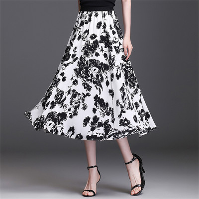 Eleganti ar ledus zīda apdruku A-līnijas svārki, plāni literatūras un mākslas dizaina dāmai ar augstu vidukli, vidēja garuma versija, lieli šūpojošie svārki