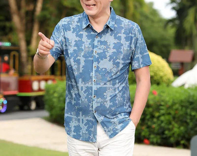 Καλοκαιρινά ρούχα για άντρες Πουκάμισο κοντό μανίκι Ice μεταξωτό μπλούζα με γυριστό γιακά Φαρδύ μεγάλο κουμπί εκτύπωσης Κομψά μπλουζάκια