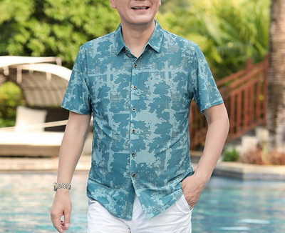 Καλοκαιρινά ρούχα για άντρες Πουκάμισο κοντό μανίκι Ice μεταξωτό μπλούζα με γυριστό γιακά Φαρδύ μεγάλο κουμπί εκτύπωσης Κομψά μπλουζάκια
